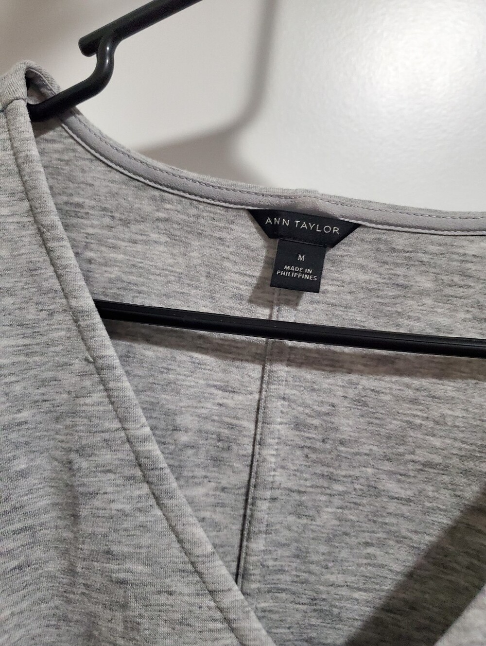 Ann Taylor Soft Vneck Peplum Top Size Medium - Picture 2 of 6